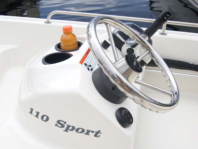 110 Sport 图片 第15张 - 波士顿威拿运动艇 Boston Whaler Sport Boats
